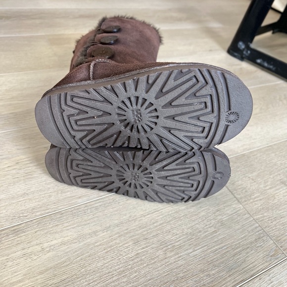 Ugg Bailey Button Tall boots Chocolate brown size 6 wide - Picture 12 of 15